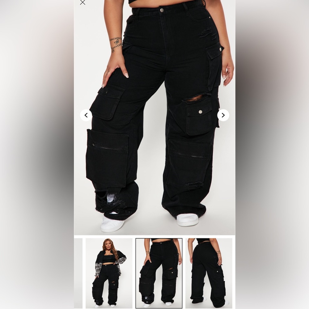 High Rise Distressed Cargo Jeans - Black